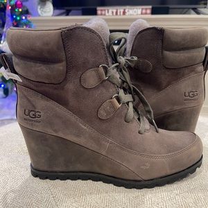 UGG Valory Boot *NWT*